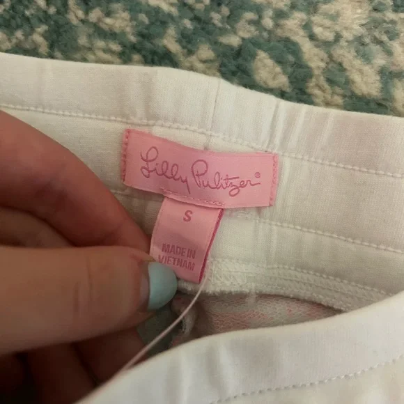 Lilly Pulitzer patterned shorts - Picture 3 of 3